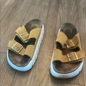 Women’s Tan Sandals